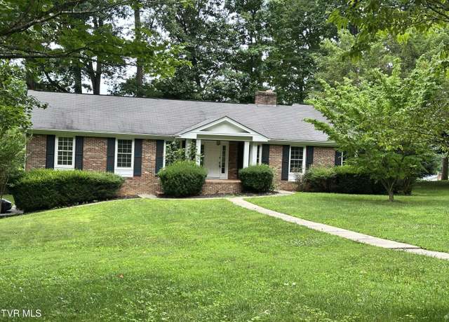 Property at 19497 Oakwood Dr, Abingdon, VA 24211, 3 beds, 3 baths
