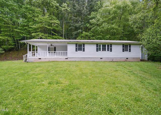 Property at 430 Arrowhead Dr, Duffield, VA 24244, 3 beds, 2 baths