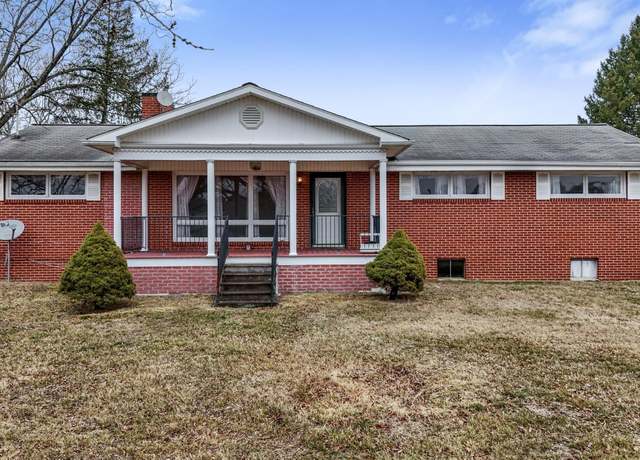 Property at 800 New Beasonwell Rd, Kingsport, TN 37660, 4 beds, 2 baths