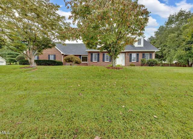 Property at 607 Live Oak Ct, Johnson City, TN 37615, 4 beds, 3.5 baths