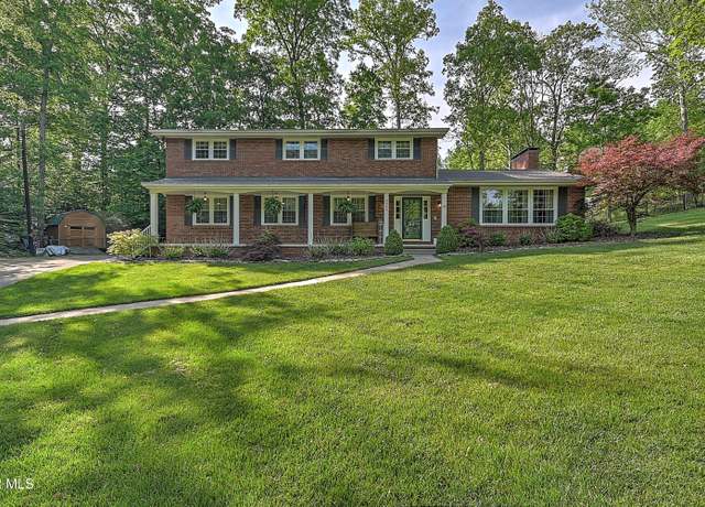 Property at 2309 Oxford Ct, Kingsport, TN 37660, 4 beds, 2.5 baths