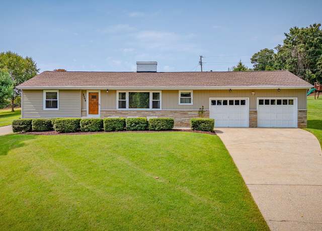 Property at 2308 Woodridge Ave, Kingsport, TN 37664, 3 beds, 2.5 baths