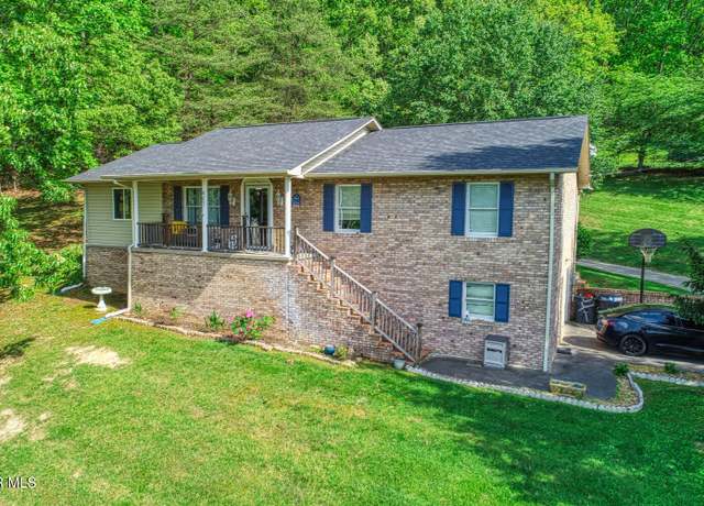Property at 467 Allen Dr, Kingsport, TN 37660, 4 beds, 2 baths