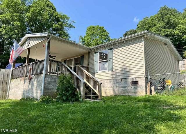 Property at 692 Hamner Ave, Norton, VA 24273, 3 beds, 2 baths