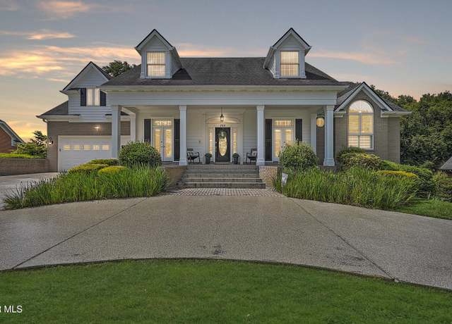 Property at 208 Park Ridge Ct, Kingsport, TN 37664, 5 beds, 5 baths