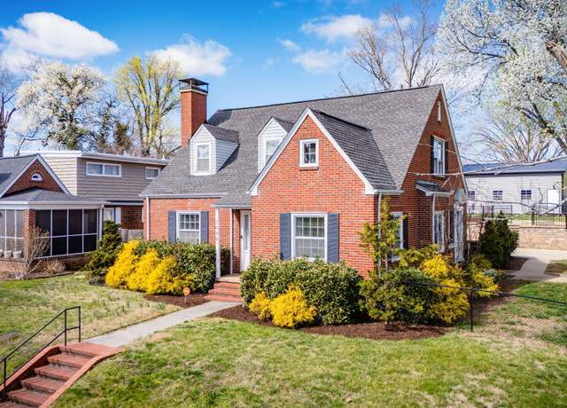 Property at 1046 Wateree St, Kingsport, TN 37660, 5 beds, 4 baths