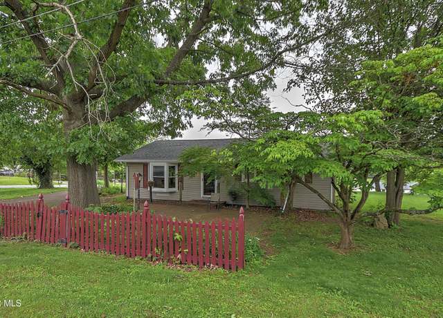 Property at 464 Devault St, Church Hill, TN 37642, 2 beds, 2 baths
