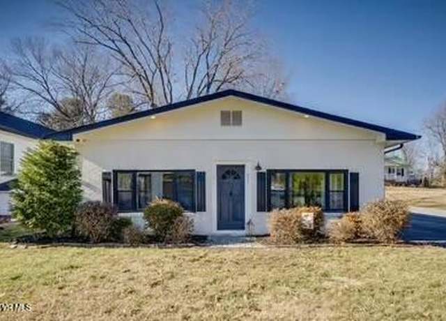 Property at 511 Forest Ave, Johnson City, TN 37601, 2 beds, 2 baths
