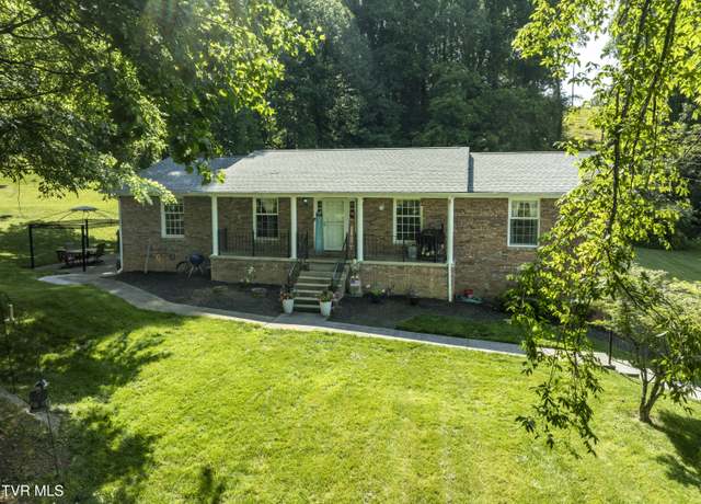 Property at 123 Herron Dr, Kingsport, TN 37663, 5 beds, 3 baths