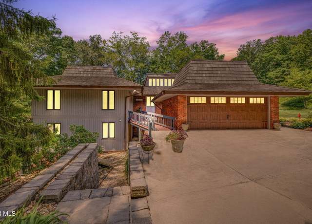Property at 708 Thornwood Pl, Kingsport, TN 37660, 5 beds, 4.5 baths