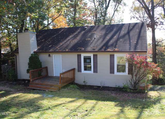 Property at 405 Peery St, Kingsport, TN 37665, 3 beds, 2 baths