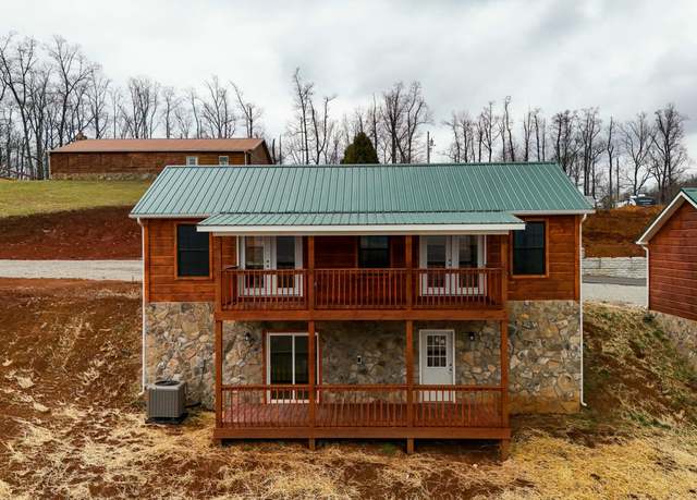 Property at 135 Ridgeview Dr, Elizabethton, TN 37643, 2 beds, 2.5 baths