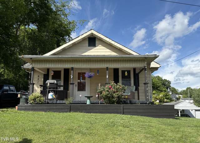 Property at 621 Vance St, Bristol, VA 24201, 3 beds, 1.5 baths