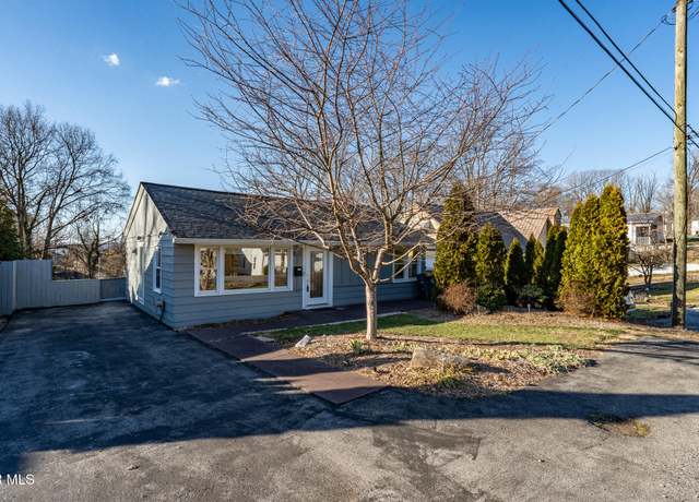 Property at 2904 Ashley St, Kingsport, TN 37664, 3 beds, 2 baths