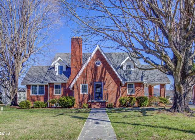 Property at 215 F St, Elizabethton, TN 37643, 3 beds, 2 baths