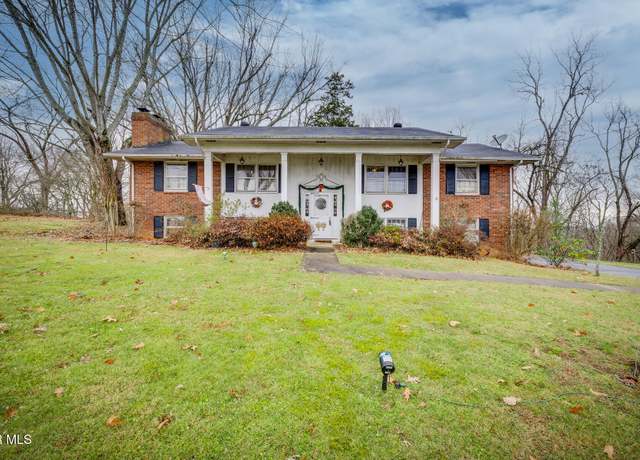 Property at 812 Beechwood Dr, Kingsport, TN 37663, 4 beds, 3 baths