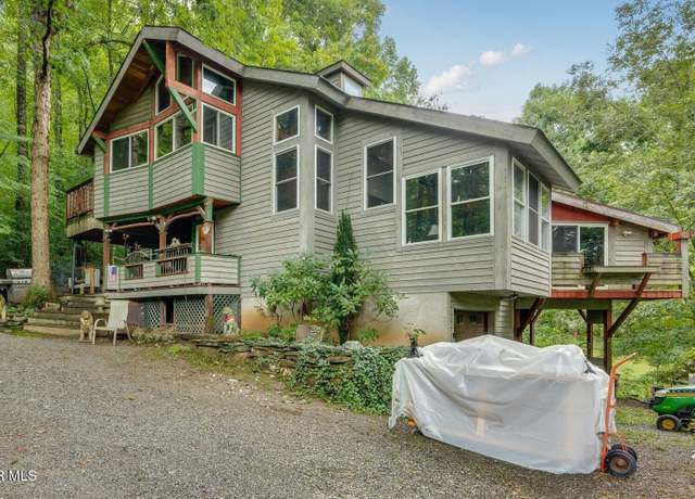 Property at 1530 Powder Branch Rd, Johnson City, TN 37601, 3 beds, 2 baths