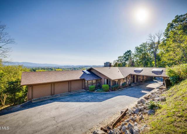 Property at 1734 Crockett Ridge Rdg, Bristol, VA 24201, 5 beds, 4 baths