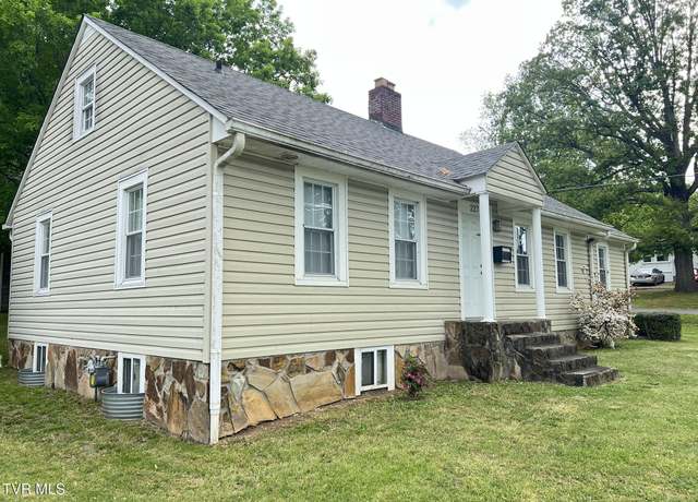 Property at 227 Mineral St, Newport, TN 37821, 4 beds, 2 baths