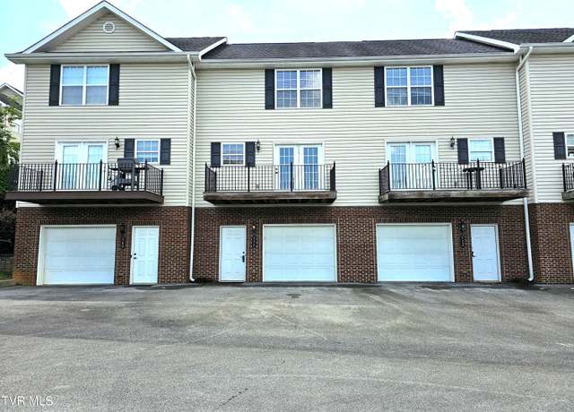 Property at 536 Grays Pointe Court Ct, Johnson City, TN 37615, 2 beds, 2.5 baths