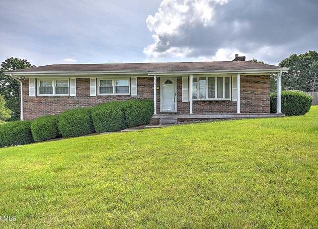 Property at 633 Hollis St, Kingsport, TN 37660, 3 beds, 2 baths