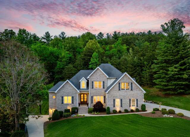Property at 106 Stone Ridge Ct, Elizabethton, TN 37643, 5 beds, 3 baths