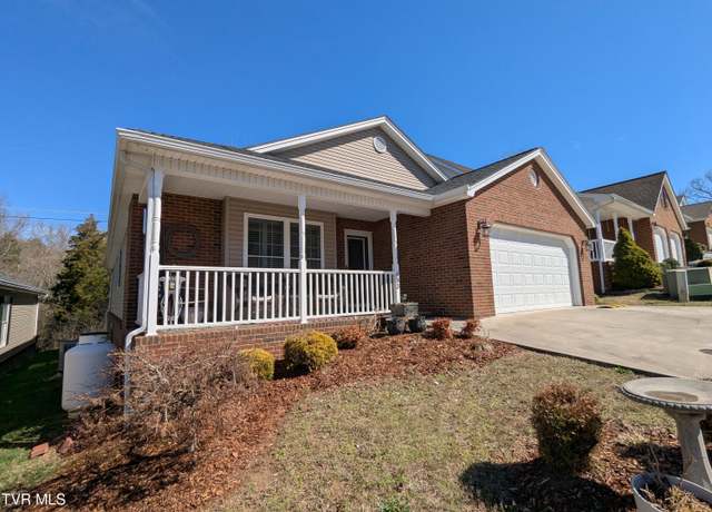 Property at 683 Willowcrest Pl, Kingsport, TN 37660, 3 beds, 2 baths