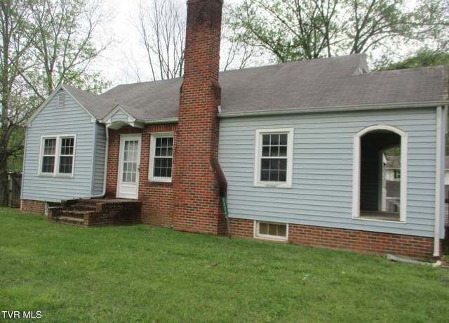 Property at 1234 Bristol Hwy, Elizabethton, TN 37643, 3 beds, 1.5 baths