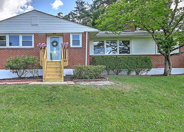 Property at 3521 Fort Henry Dr, Kingsport, TN 37664, 3 beds, 1.5 baths