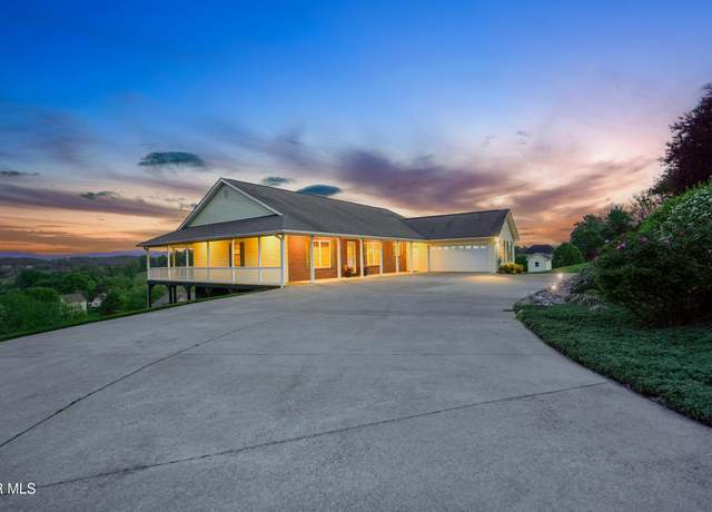 Property at 304 Michaels Ridge Blvd, Johnson City, TN 37615, 3 beds, 2 baths