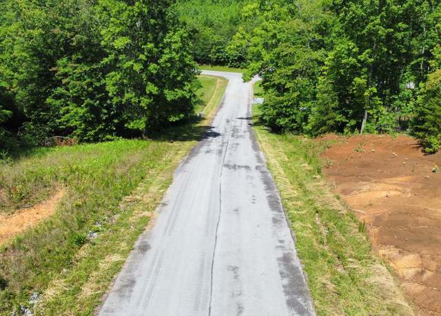 Property at 48 Homestead Dr, Unicoi, TN 37692