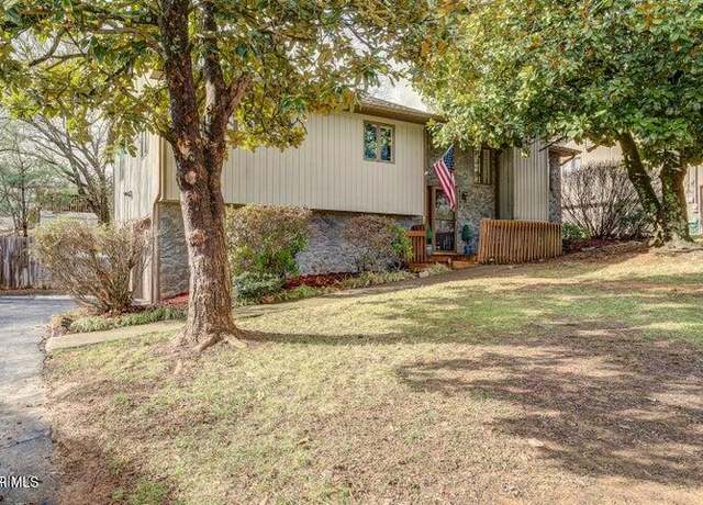 Property at 4105 Bradford Ln, Johnson City, TN 37601, 4 beds, 2.5 baths