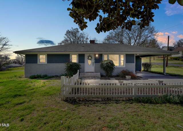 Property at 1744 Audie St, Kingsport, TN 37665, 2 beds, 2 baths