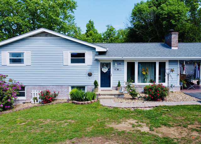 Property at 100 Monticello Ave, Kingsport, TN 37665, 3 beds, 1.5 baths