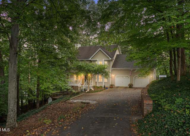 Property at 376 Cain Dr, Blountville, TN 37617, 4 beds, 2.5 baths