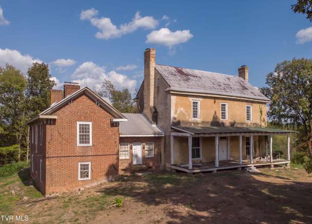 Property at 2666 Main St, Surgoinsville, TN 37873, 4 beds, 2 baths