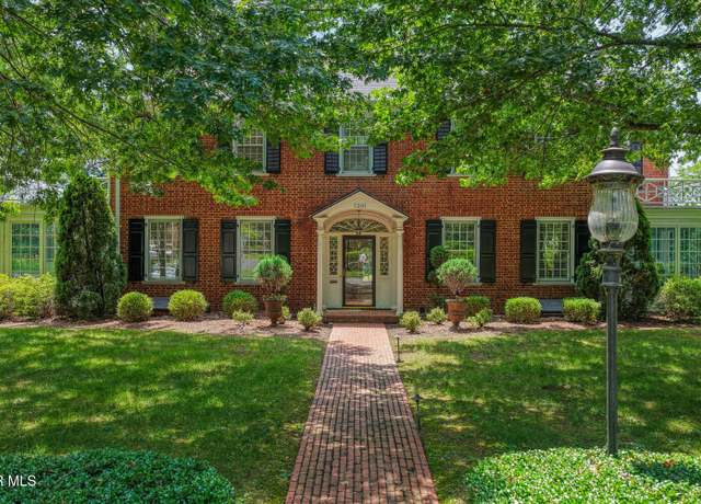 Property at 1261 Watauga St, Kingsport, TN 37660, 5 beds, 5 baths