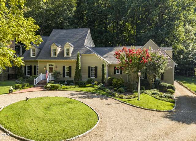 Property at 4025 Lakewood Dr, Kingsport, TN 37663, 4 beds, 3.5 baths
