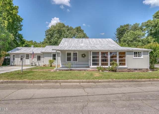Property at 600 Lyle St, Johnson City, TN 37604, 4 beds, 2 baths