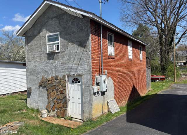 Property at 1105 Division St, Johnson City, TN 37601, 2 beds, 1 bath