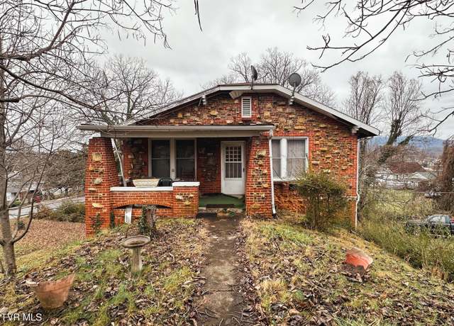Property at 303 9th Ave, Johnson City, TN 37604, 3 beds, 1 bath