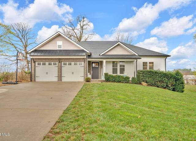 Property at 138 Isenberg Dr, Johnson City, TN 37615, 3 beds, 3 baths