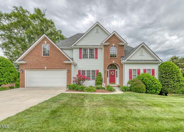 Property at 220 Michaels Ridge Blvd Blvd, Johnson City, TN 37615, 4 beds, 3.5 baths
