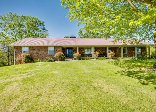 Property at 945 Main St, Bulls Gap, TN 37711, 5 beds, 3.5 baths