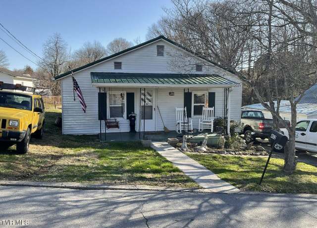 Property at 402 Clay St, Rogersville, TN 37857, 2 beds, 1 bath
