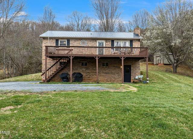 Property at 10247 Oak Grove Rd, Bristol, VA 24202, 2 beds, 3 baths