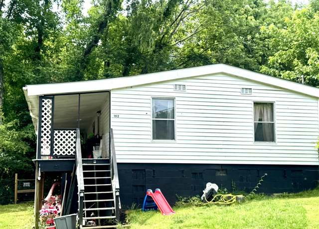 Property at 102 Tolley Ln, Erwin, TN 37650, 3 beds, 2 baths