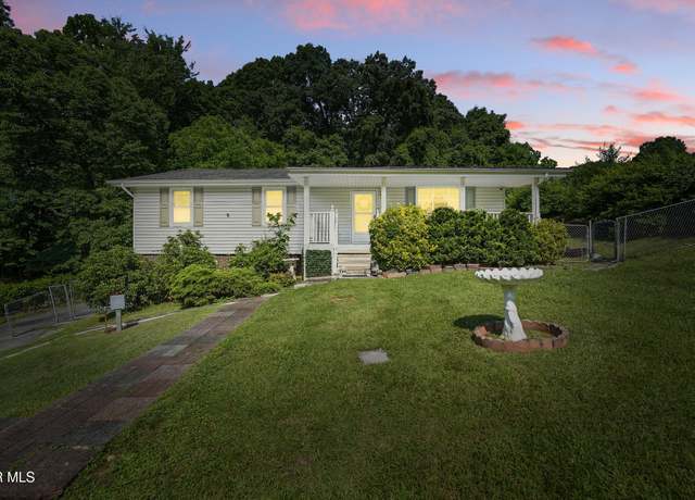 Property at 529 Hiwassee St, Mount Carmel, TN 37645, 4 beds, 3 baths