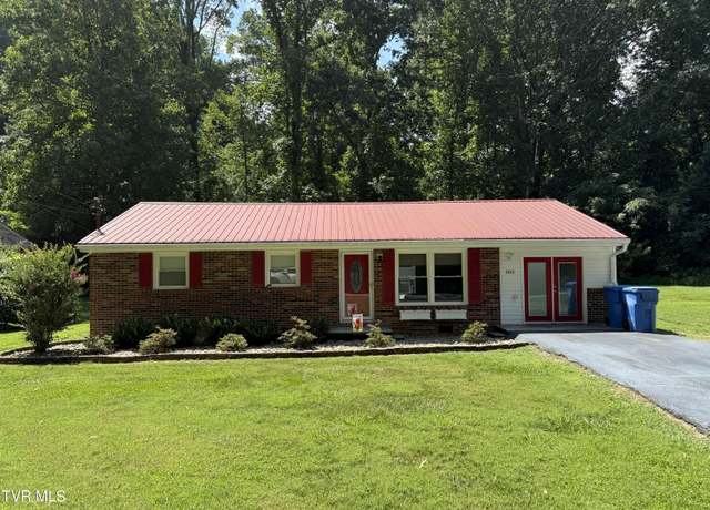Property at 205 Forest Cir, Jonesborough, TN 37659, 3 beds, 2 baths