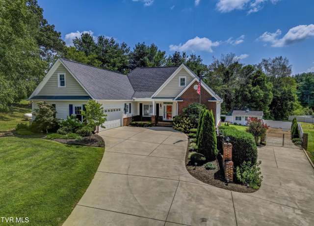 Property at 216 Olde Farm Dr, Jonesborough, TN 37659, 3 beds, 3 baths